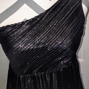 One shoulder cute little black